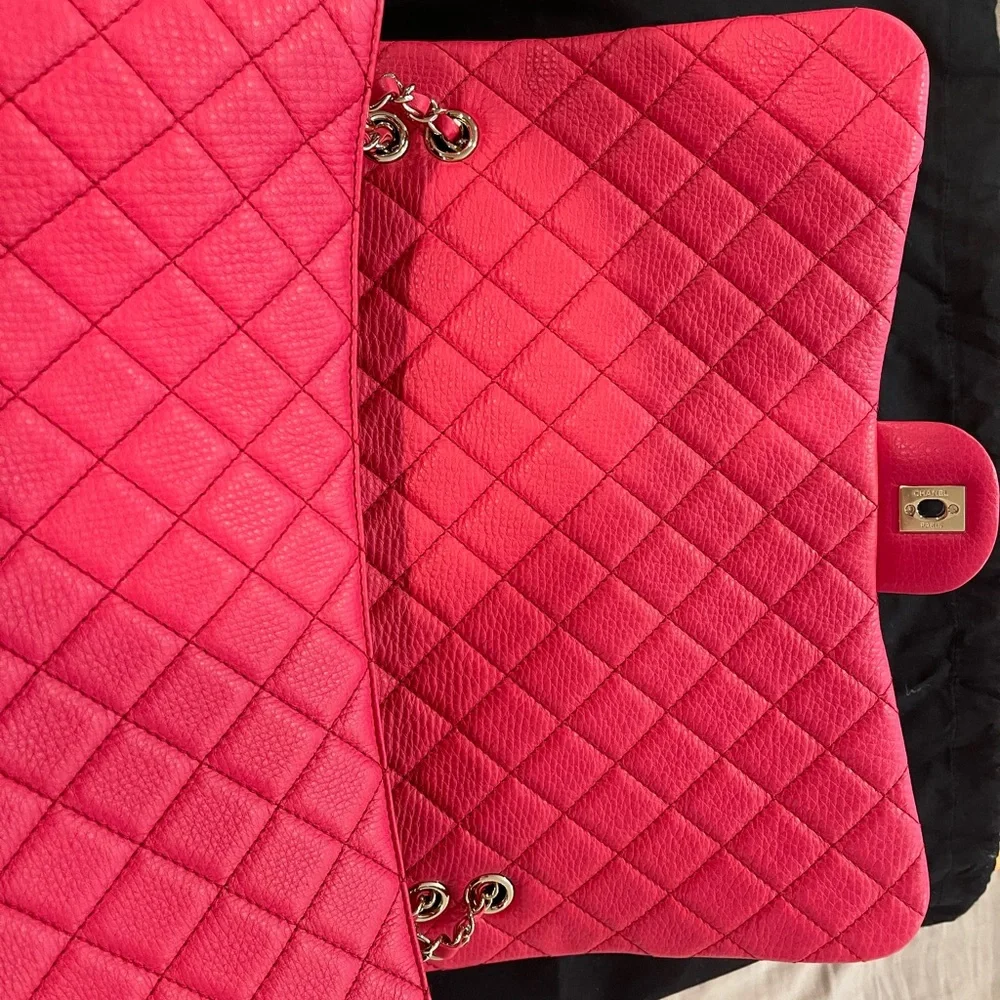 ✨💖Gorgeous Chanel XXL small travel flap bag💖✨ - Picture 7 of 11